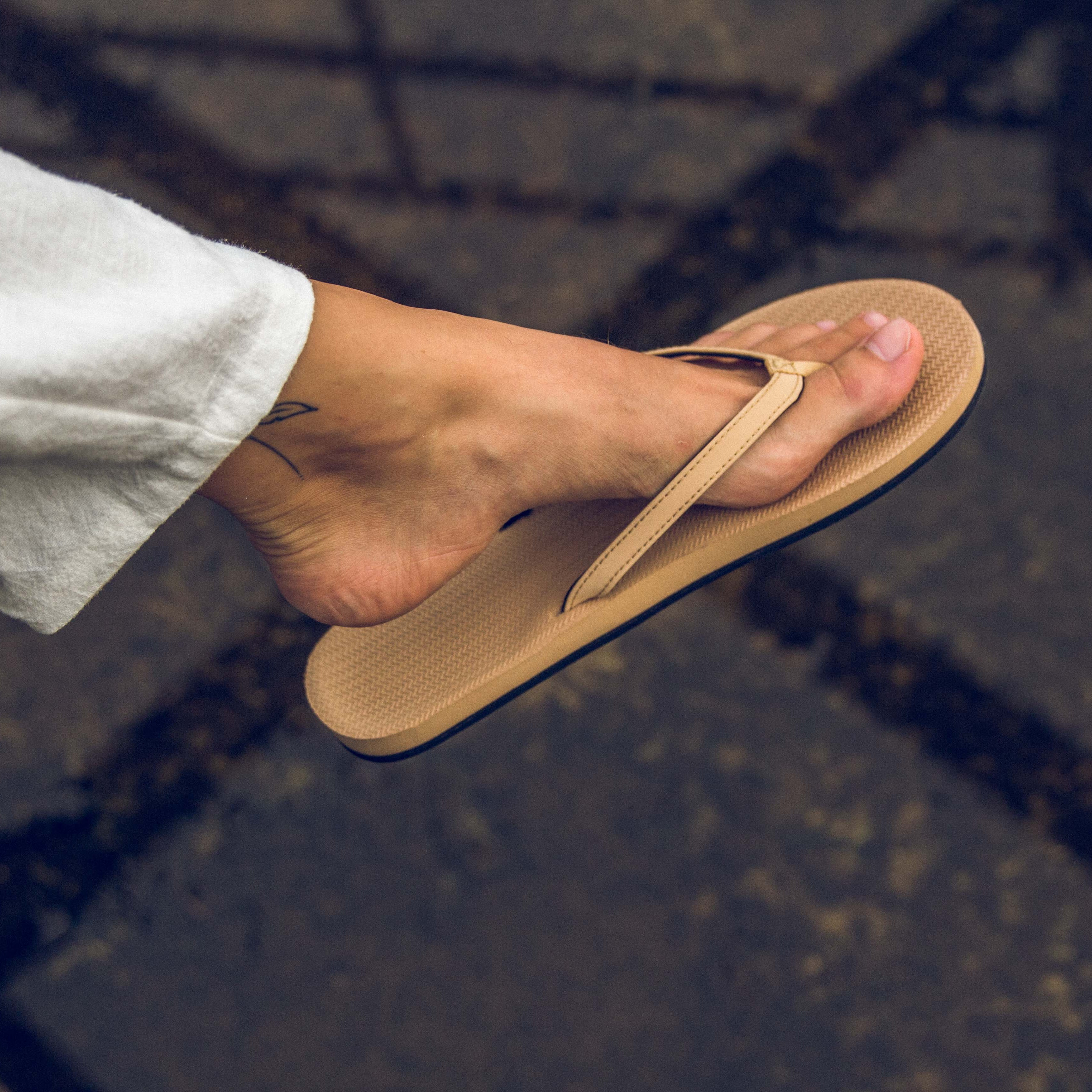Women's Flip Flops - Soil Light