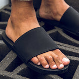 Men's ESSNTLS Slide Black
