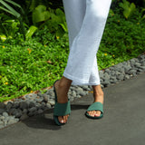 Women's ESSNTLS Slide Leaf